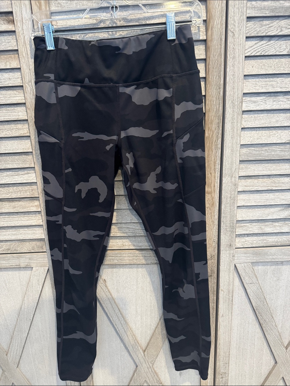 Athleta Women’s Black Camo Active Leggings Size Small